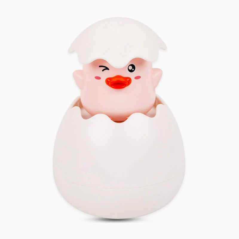 Bébé jouant avec jouet bain rotatif