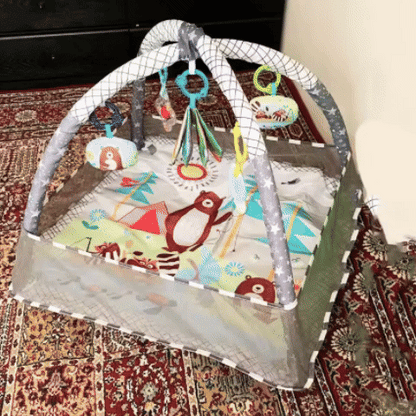 Cadre de fitness pour bébé en action, tapis de jeu multifonction