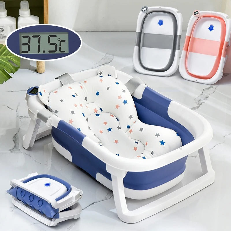 Thermomètre numérique bleu pour baignoire bébé.
