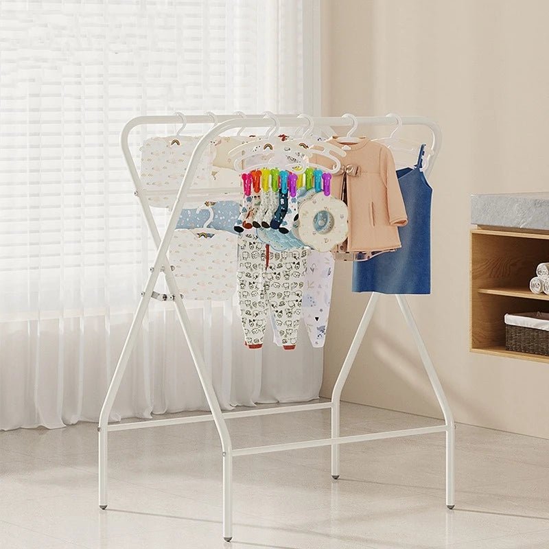  baignoire pliable. bebe avec son support