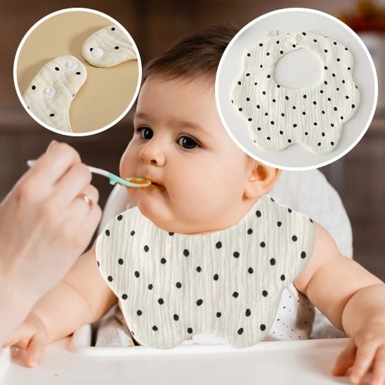 bebe manges bien porte un bavoir