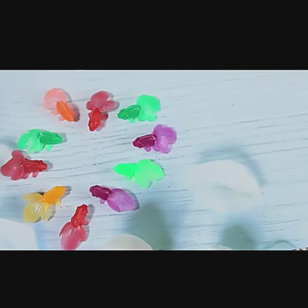 Mini poissons dorés en caoutchouc pour baignoire